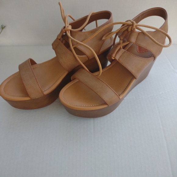 Rocket Dog Wedge Sandals - Picture 5 of 9